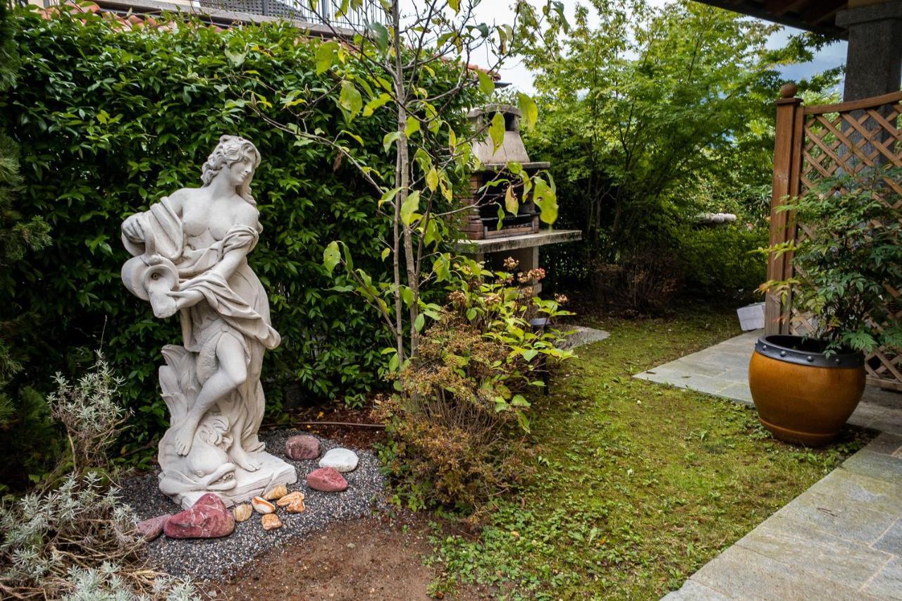 Le Petit Palais Villa Plesio Dış mekan fotoğraf